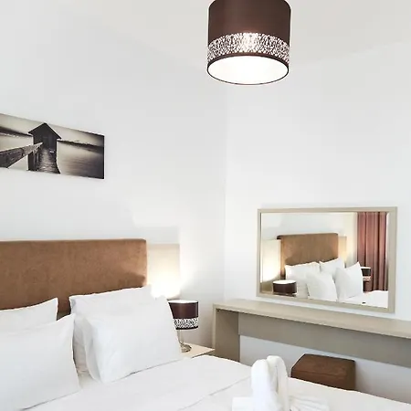 Excelsior Mamaia Nord 公寓式酒店 那沃达利