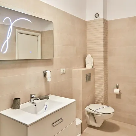 アパートホテル Excelsior Mamaia Nord 3*